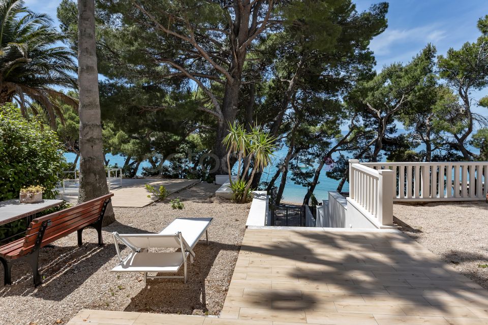 BeachFront Deluxe B&B II