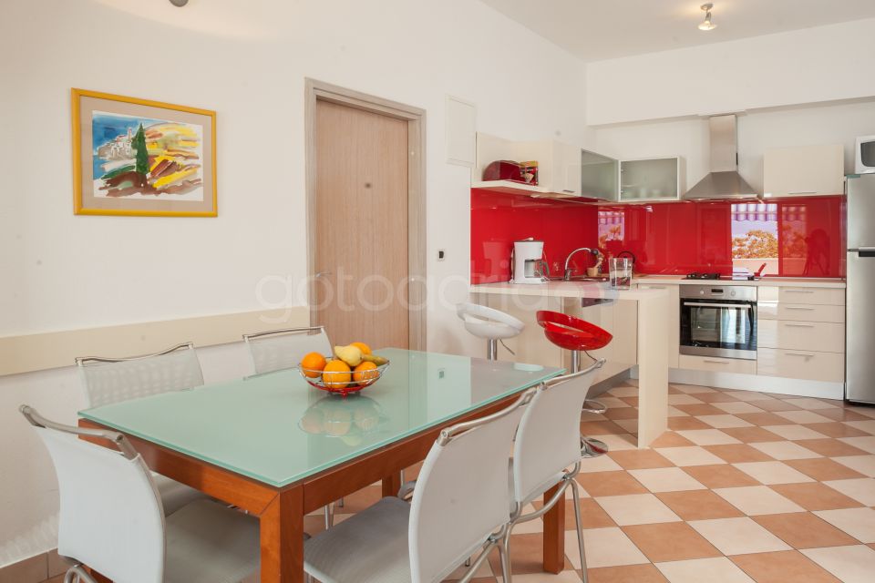 Ljubica I BeachFront Apartment