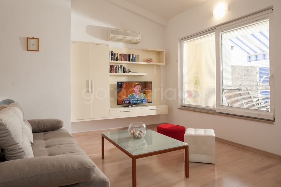 Ljubica I BeachFront Apartment
