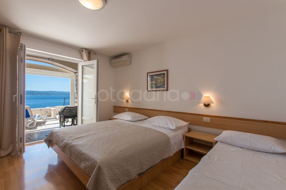 Ljubica III BeachFront Studio