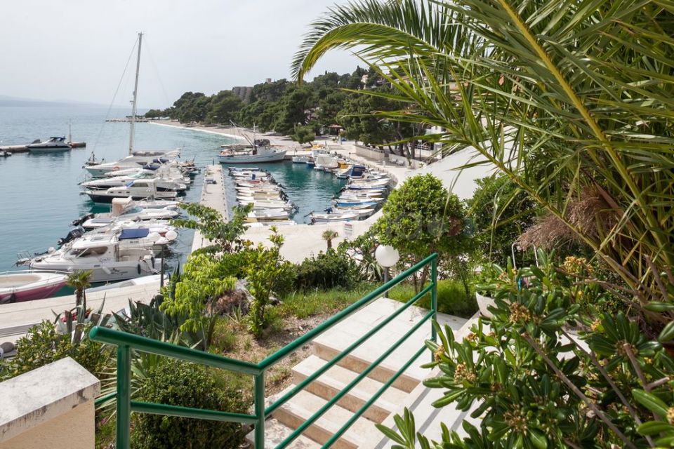 Ljubica IV BeachFront Studio