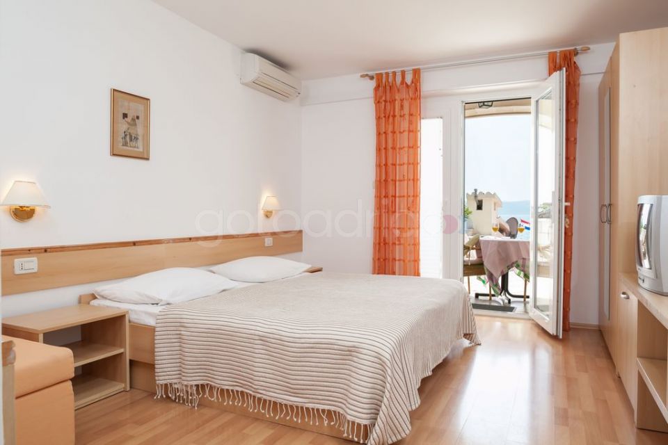 Ljubica IV BeachFront Studio