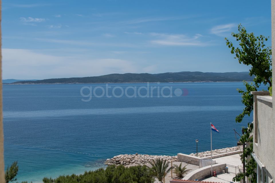 Ljubica VII BeachFront Studio