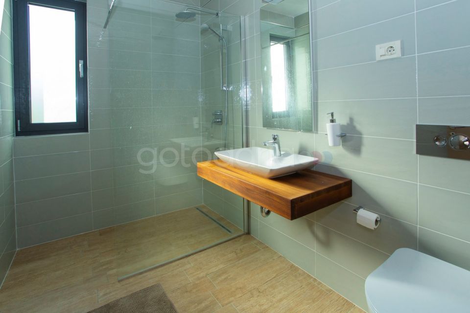  Sea Front • 5-StarView • Next2Beach• PrivatePool
