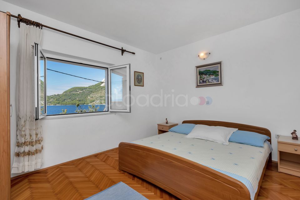 Apartman uz plazu Maria III