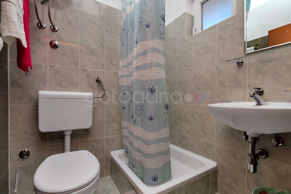 Apartman uz plazu Maria IV