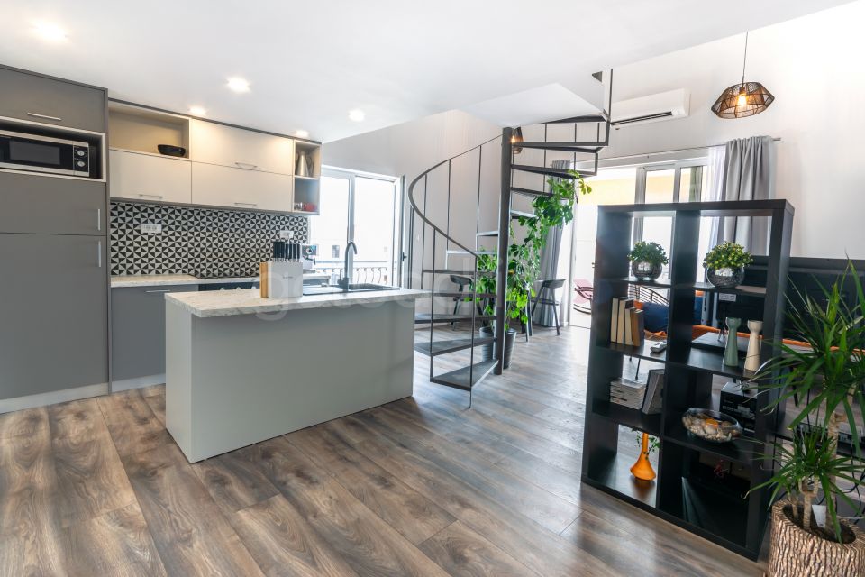 Rooftop Duplex + Whirlpool 