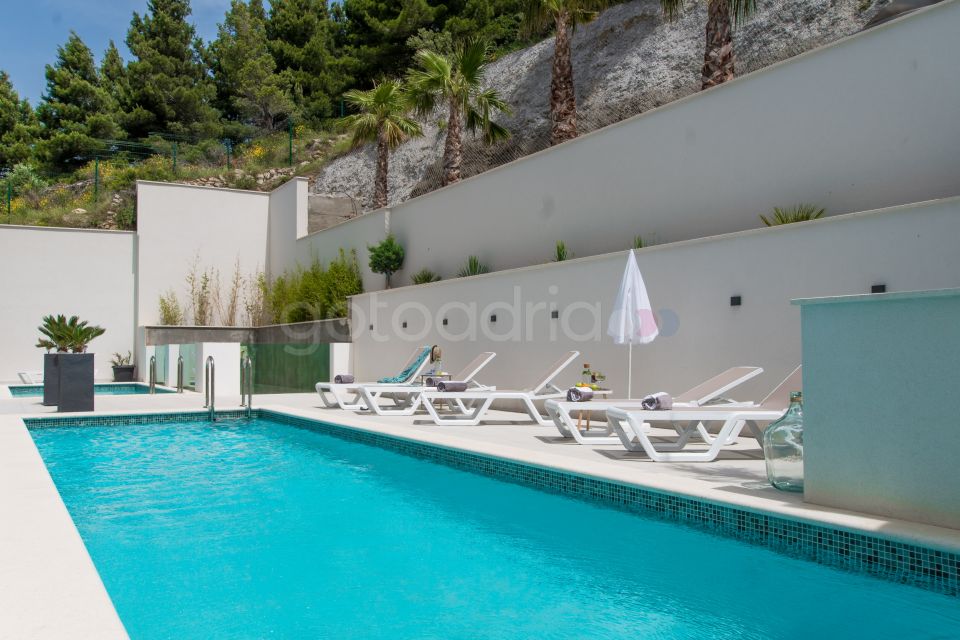 Rubin - Luxury Apt with pool