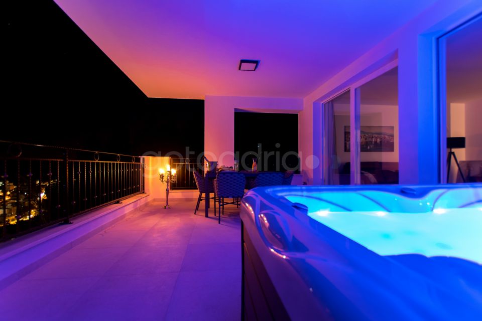Opal - Apt s bazenom / hot tub