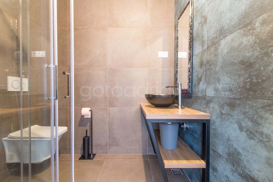 Apt s bazenom Lapis
