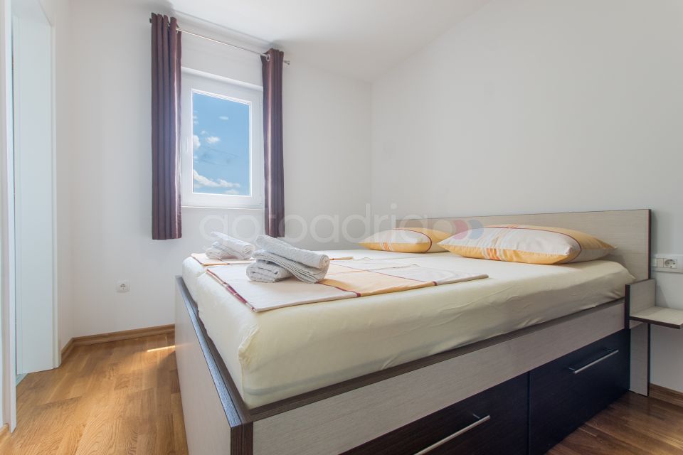 Ap s pogledom Cvijetic