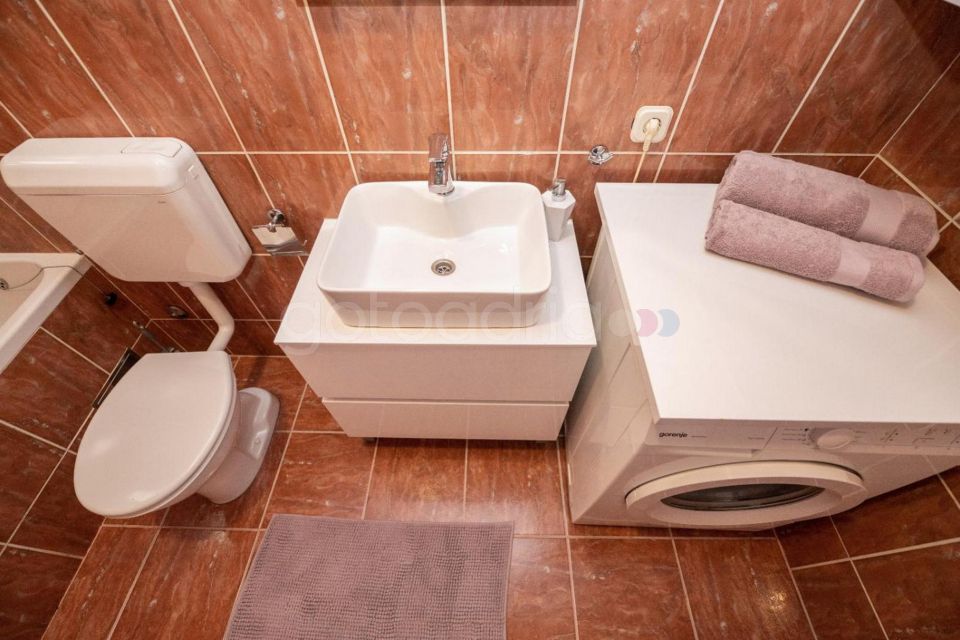 Apartment Nicola with HotTub