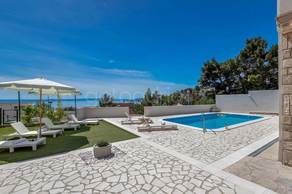Villa Theos