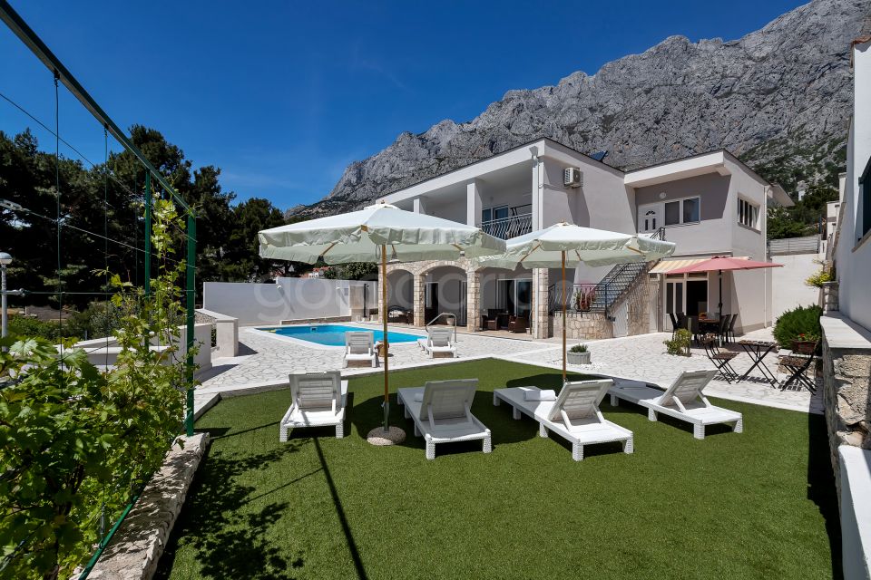 Villa Theos
