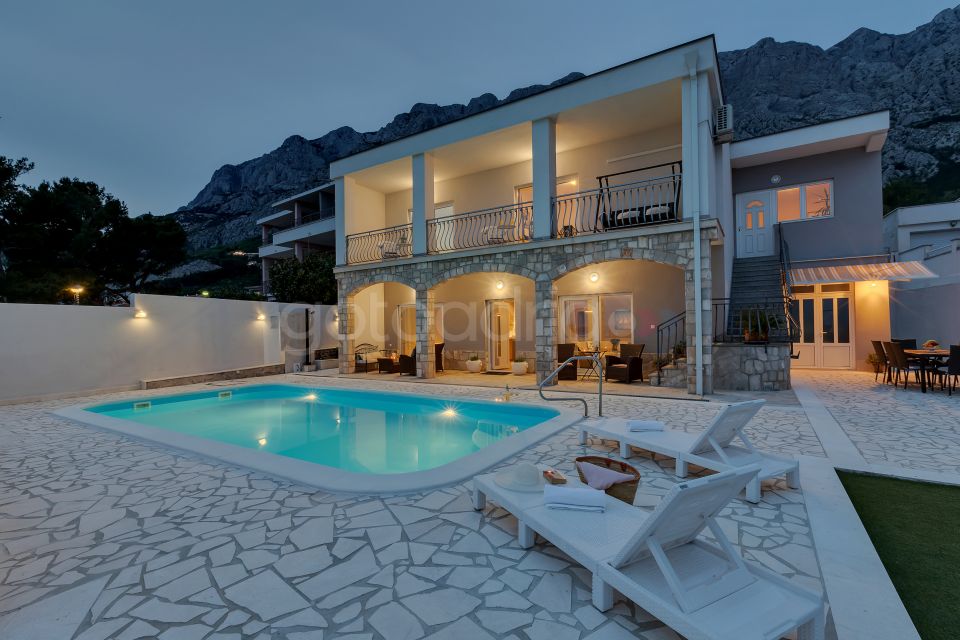 Villa Theos
