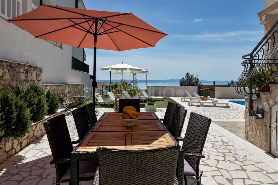 Villa Theos