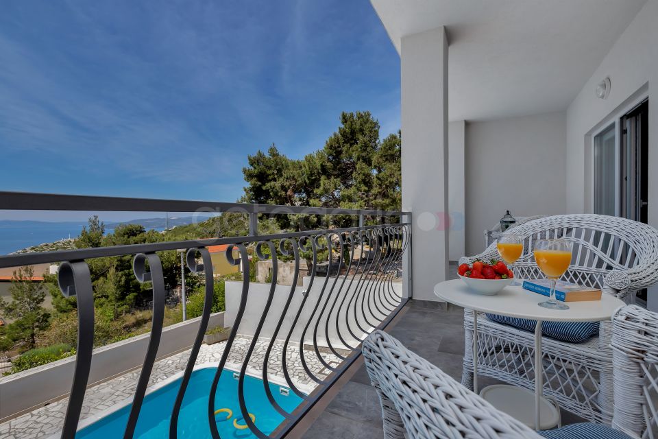 Villa Theos