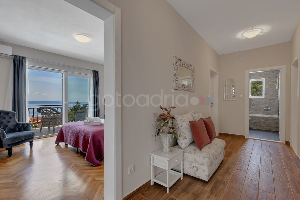 Villa Theos