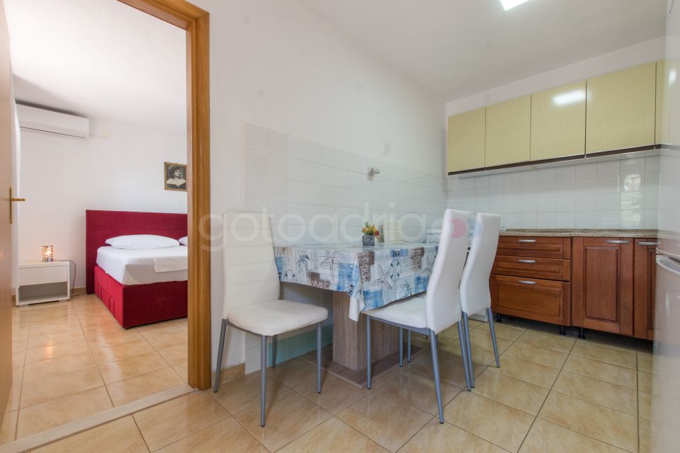 Apt near the beach Jagodia I