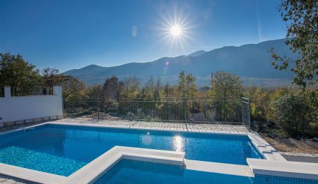 Stipanovi Dvori • Private Pool • Getaway • Party allowed