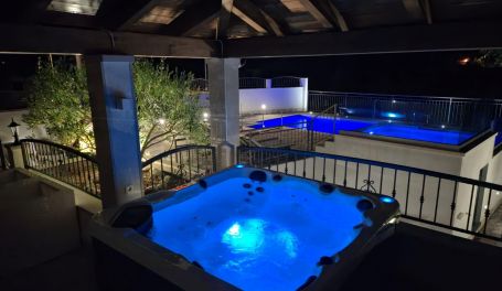 Stipanovi Dvori • Private Pool • Getaway • Party allowed