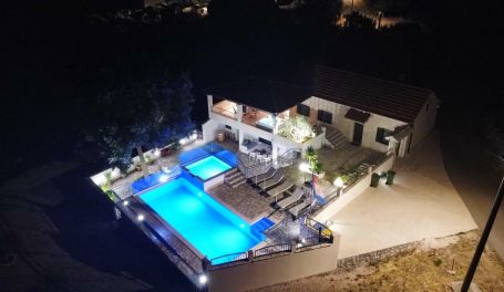 Stipanovi Dvori • Private Pool • Getaway • Party allowed
