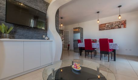 Apartment in quiet area Vesna