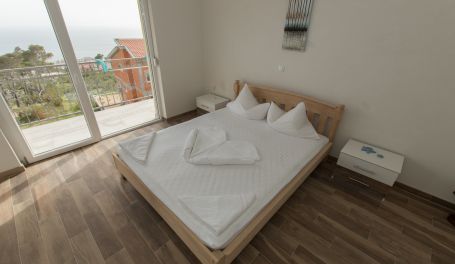 Apt s bazenom Matan VII