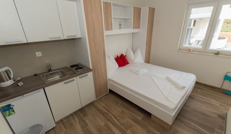 Studio s bazenom Matan IX
