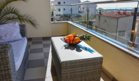 Seaview Apt Dammi V