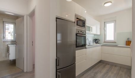 Seaview Apt Dammi V