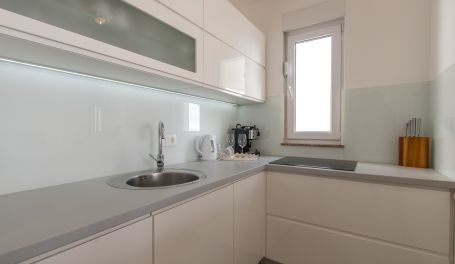 Seaview Apt Dammi V
