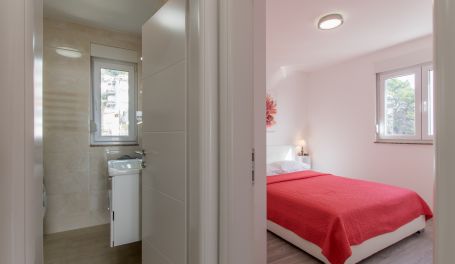 Seaview Apt Dammi V