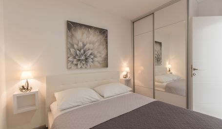Seaview Apt Dammi V