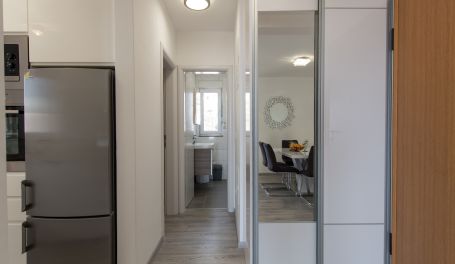 Seaview apt Dammi VIII