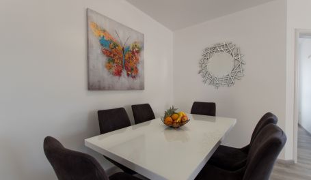 Seaview apt Dammi VIII