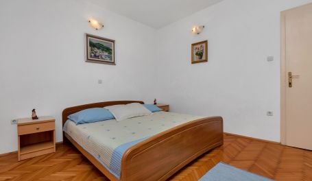 Apartman uz plazu Maria III