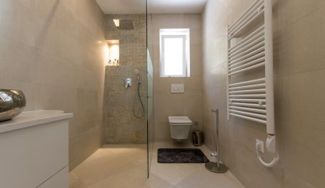 Saphir - Apt s bazenom