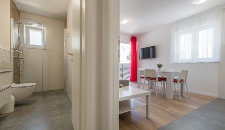 Apartman s balkonom Pezze III