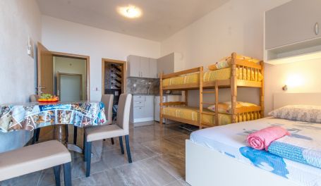 Apartman s pogledom Zoe VIII D