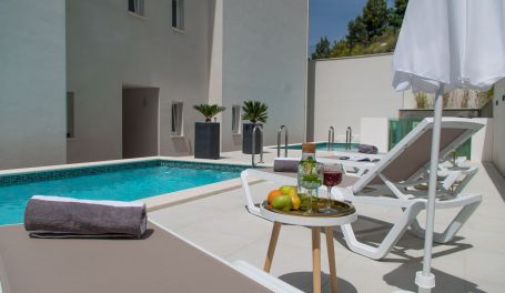 LuxuryAptInVilla•Smaragd•Pool