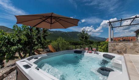 Villa Le Adria • Hot Tub • Free Beach Parking