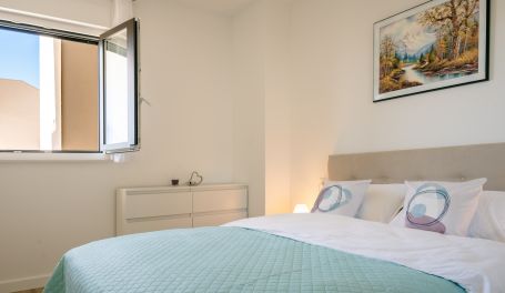 Elegant Stay Apartment