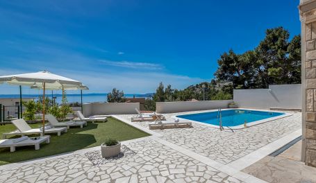 Villa Theos