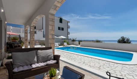 Villa Theos