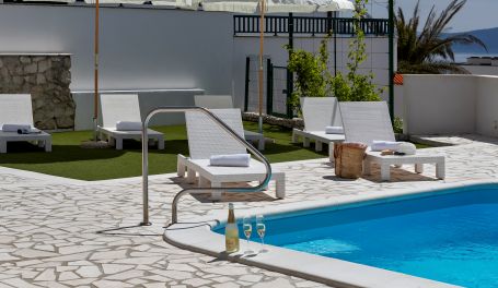 Villa Theos
