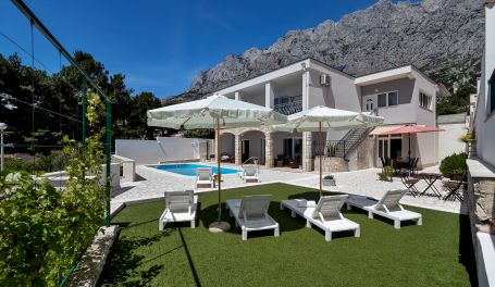 Villa Theos