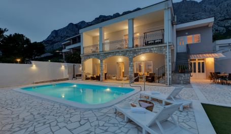 Villa Theos