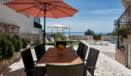 Villa Theos