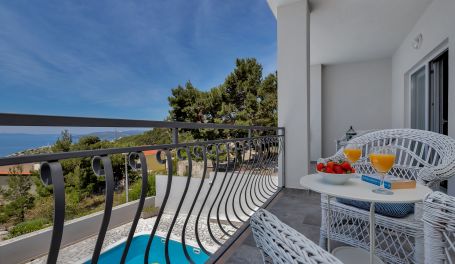 Villa Theos